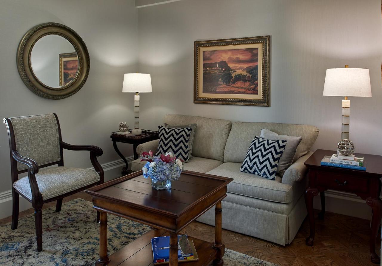 One-Bedroom Suite,718442038:JPEG